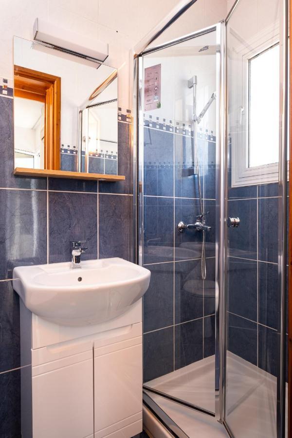 Appartamento The Saline Views Makenzy Larnaca Esterno foto